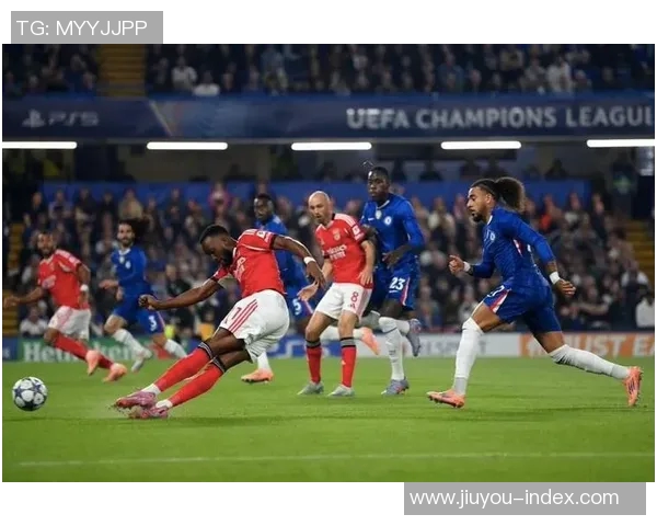 世界杯波尔图与本菲卡激战成平局乌龙球瞬间引发全场热烈反响