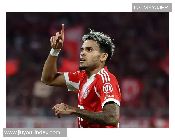 中超赛场惊现冷门拜仁狂胜尤文图斯上演帽子戏法引发全场沸腾