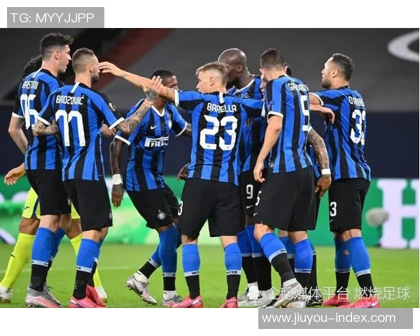 友谊赛精彩回顾那不勒斯绝杀AC米兰引爆全场激情瞬间