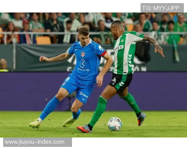 西甲激战：拜仁逆转马竞红牌争议引发全场热议与点评