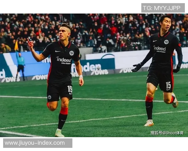 德甲激战：里昂与波尔图鏖战成平局战术解析引发全场热议